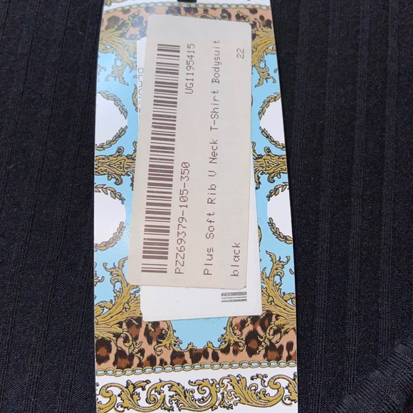 Boohoo Bundle: black ribbed v-neck bodysuit + plum colored lattice hem shirt - Picture 5 of 12